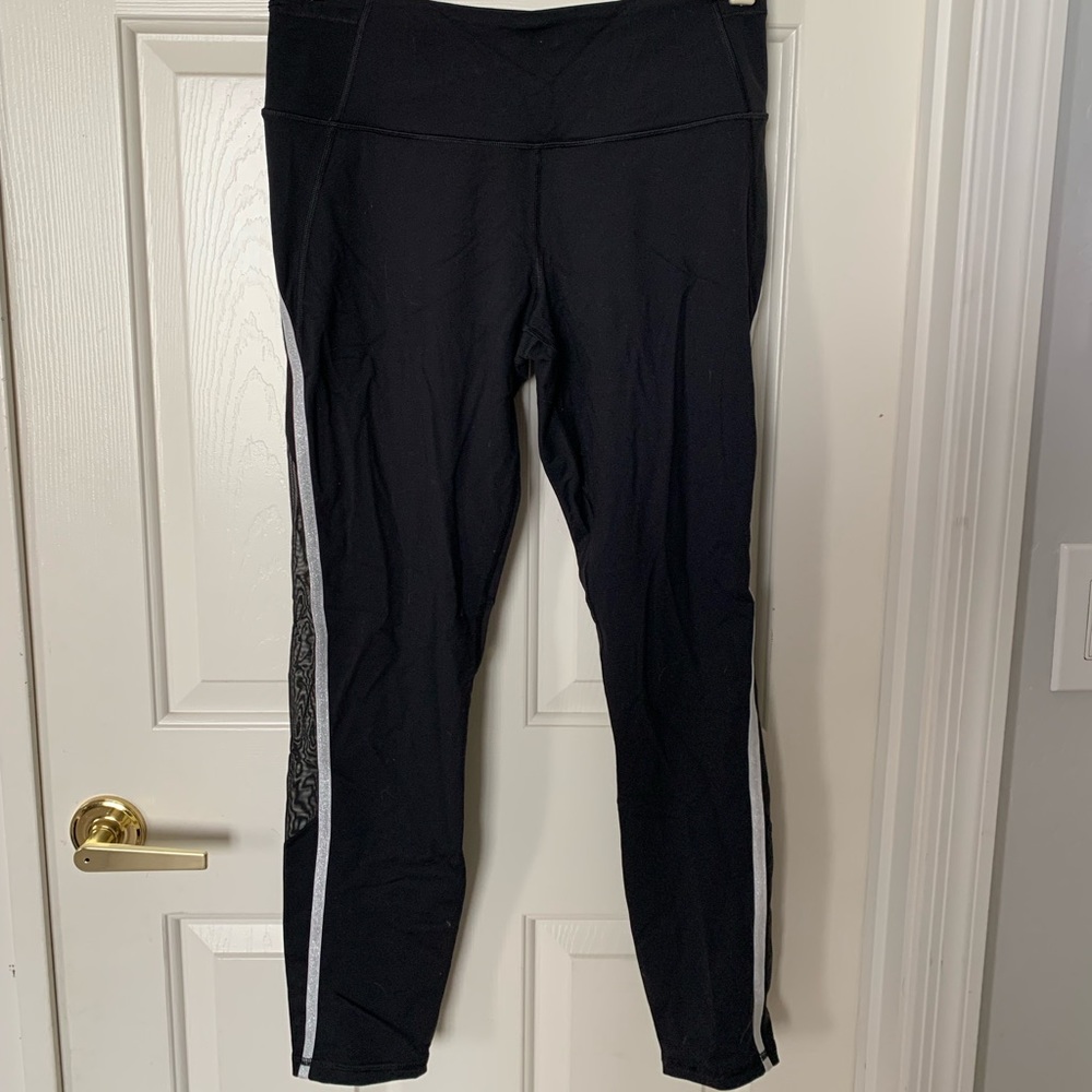Victorias Secret Sport Knockout Legging. Size large.
